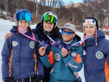 ESCUELA DE COMPETICION U16 SKI ALPINO 